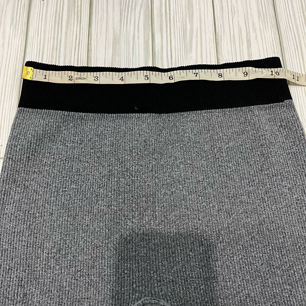 Zenana Ribbed Long Biker Shorts, Size Large/Extra Large - Picture 6 of 8